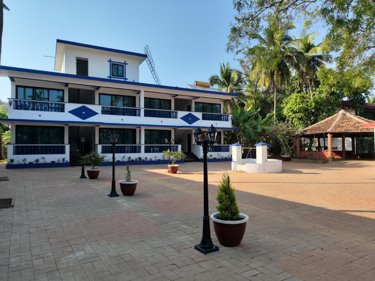 Anjuna Blue Resort Экстерьер фото