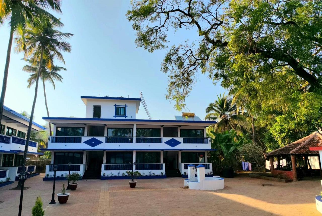 Anjuna Blue Resort Экстерьер фото