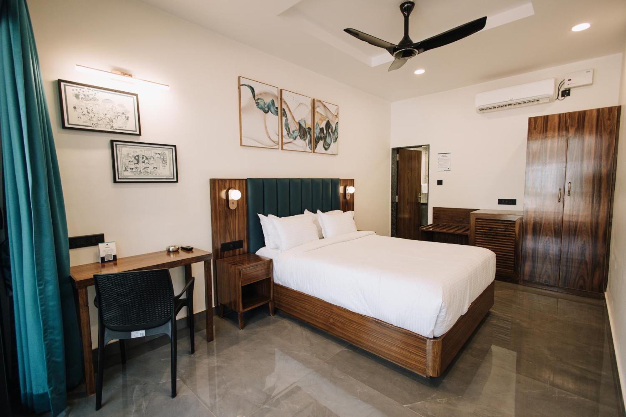 Anjuna Blue Resort Экстерьер фото