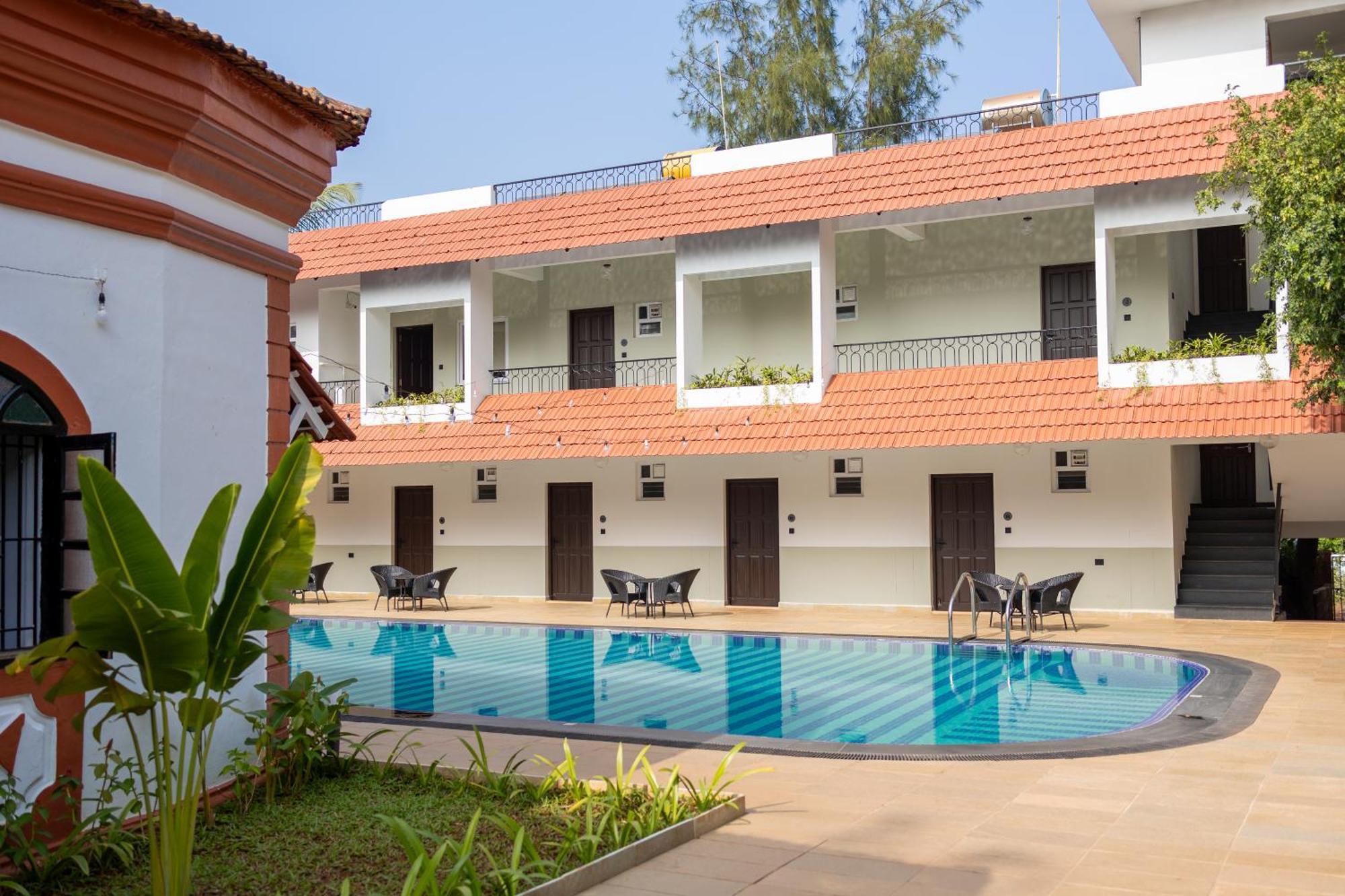 Anjuna Blue Resort Экстерьер фото