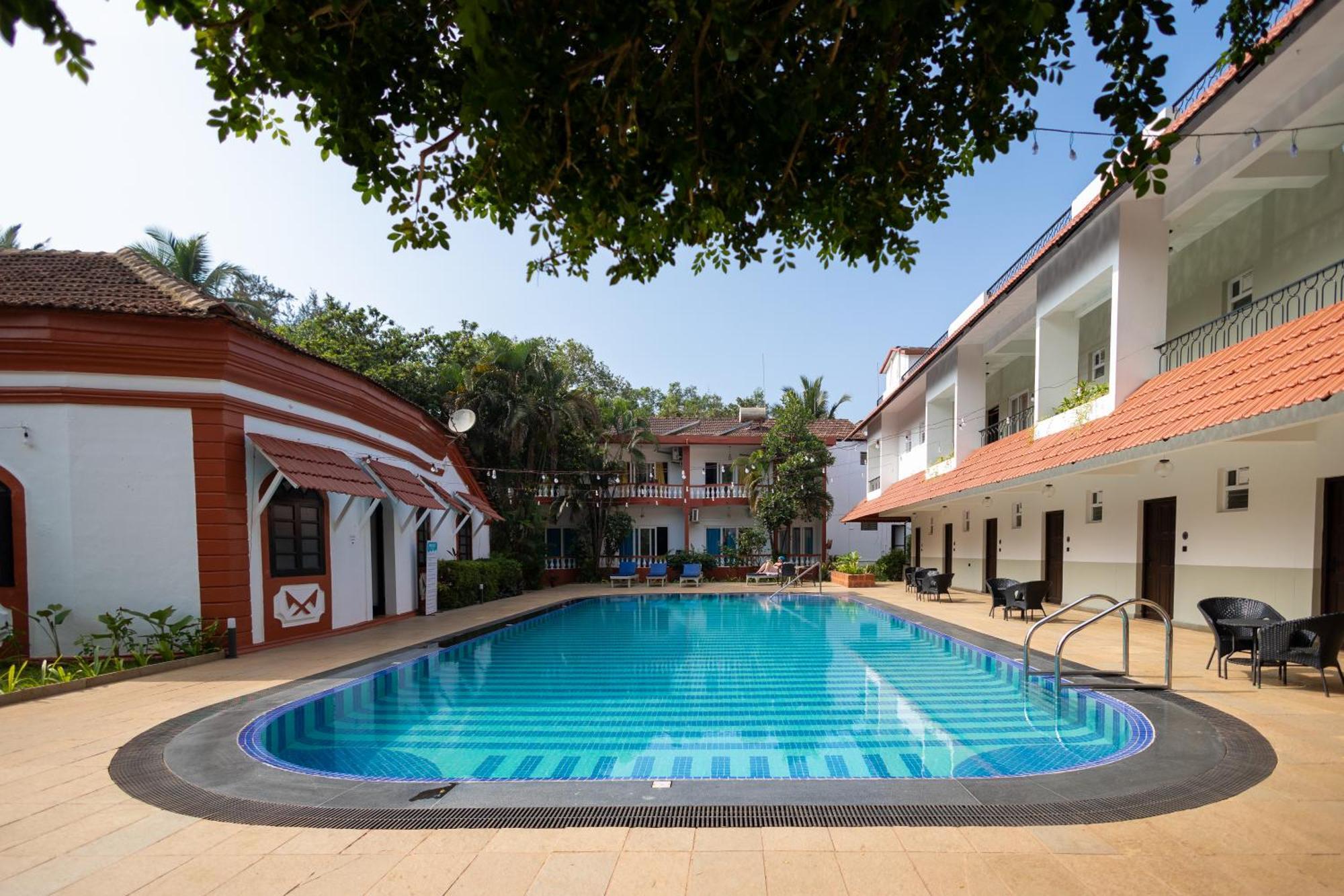 Anjuna Blue Resort Экстерьер фото