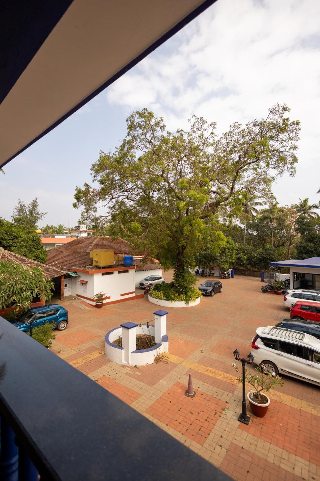 Anjuna Blue Resort Экстерьер фото