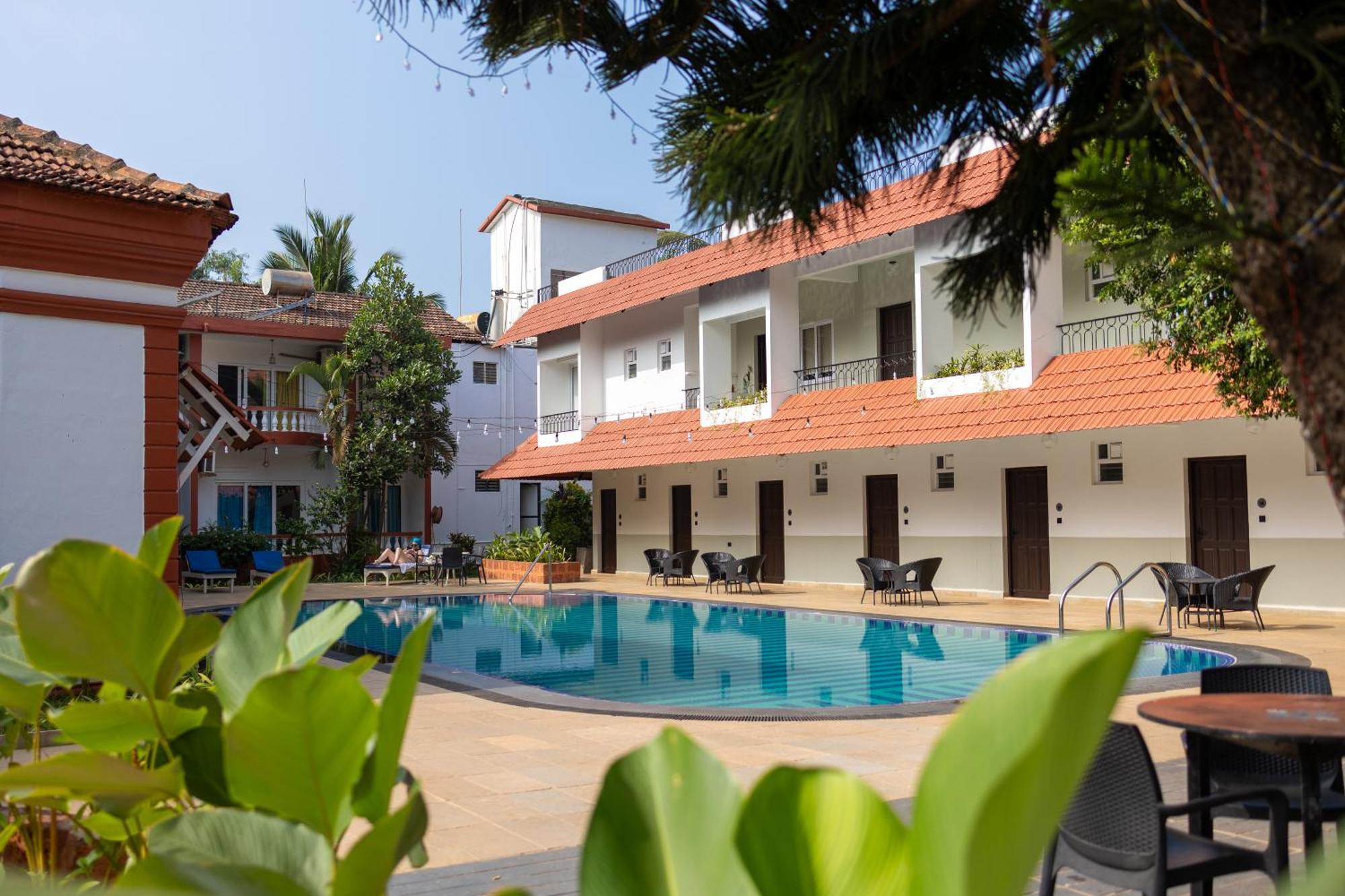 Anjuna Blue Resort Экстерьер фото
