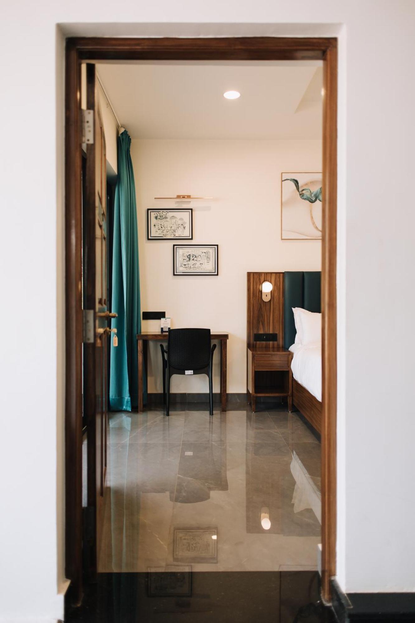 Anjuna Blue Resort Экстерьер фото