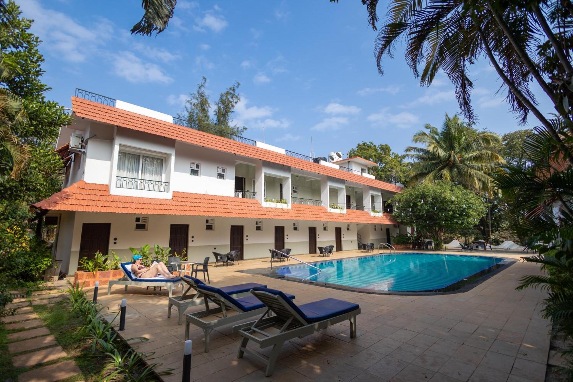 Anjuna Blue Resort Экстерьер фото