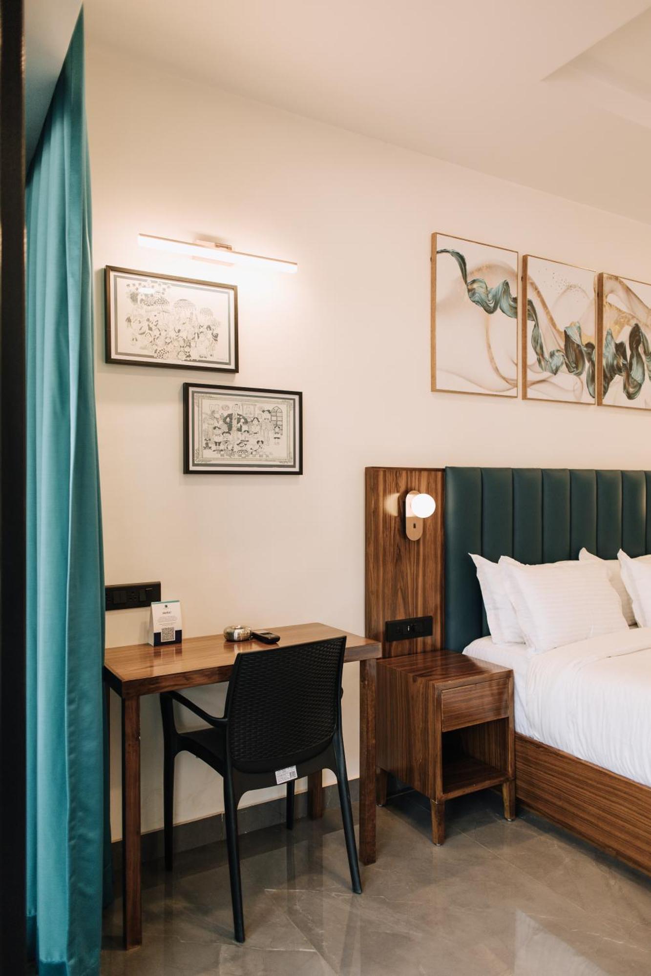 Anjuna Blue Resort Экстерьер фото