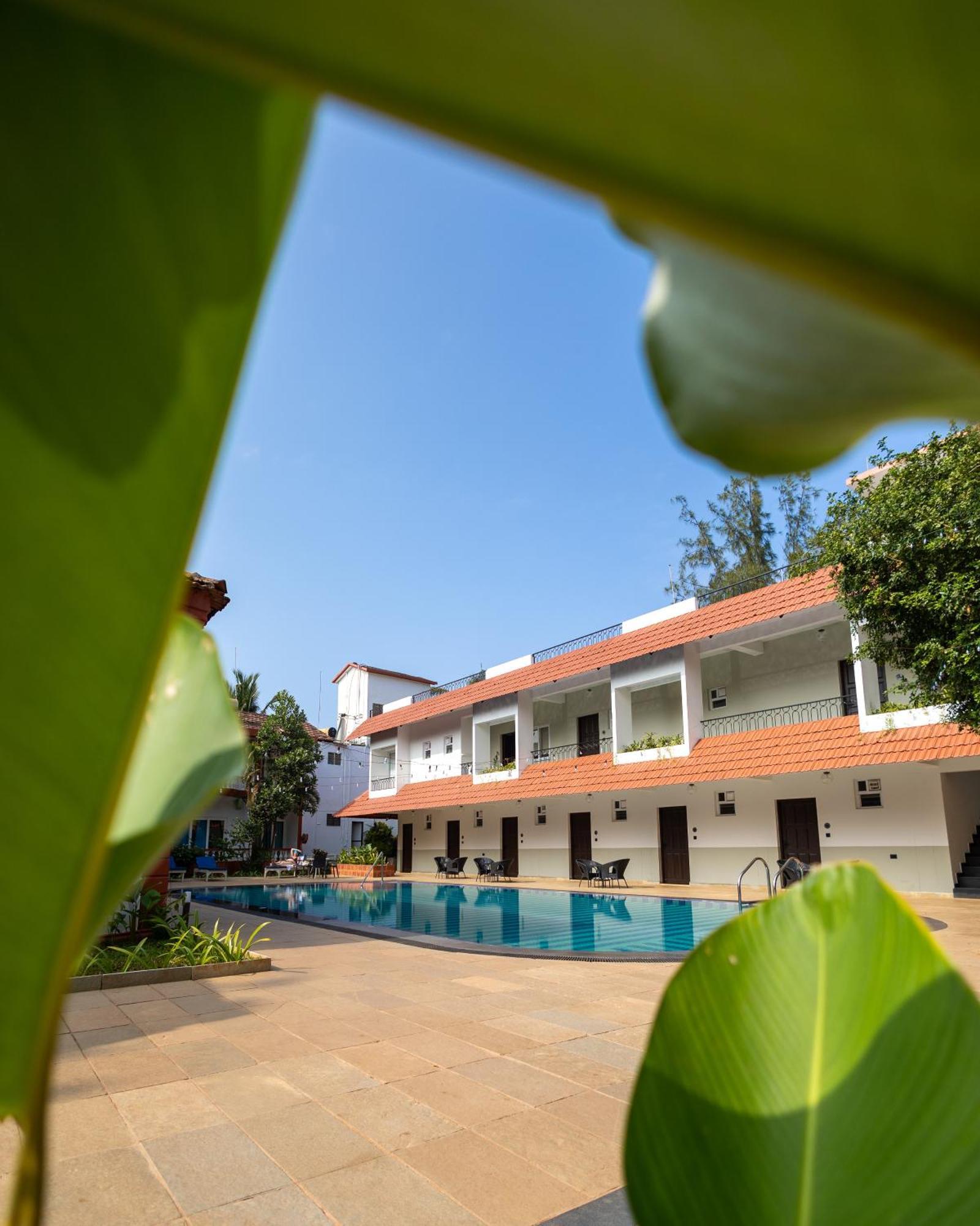 Anjuna Blue Resort Экстерьер фото