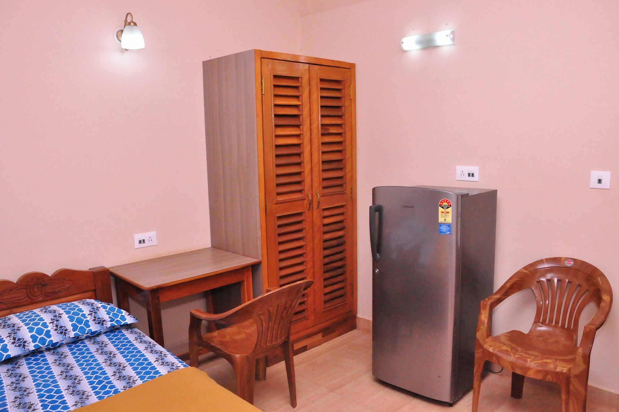Anjuna Blue Resort Экстерьер фото