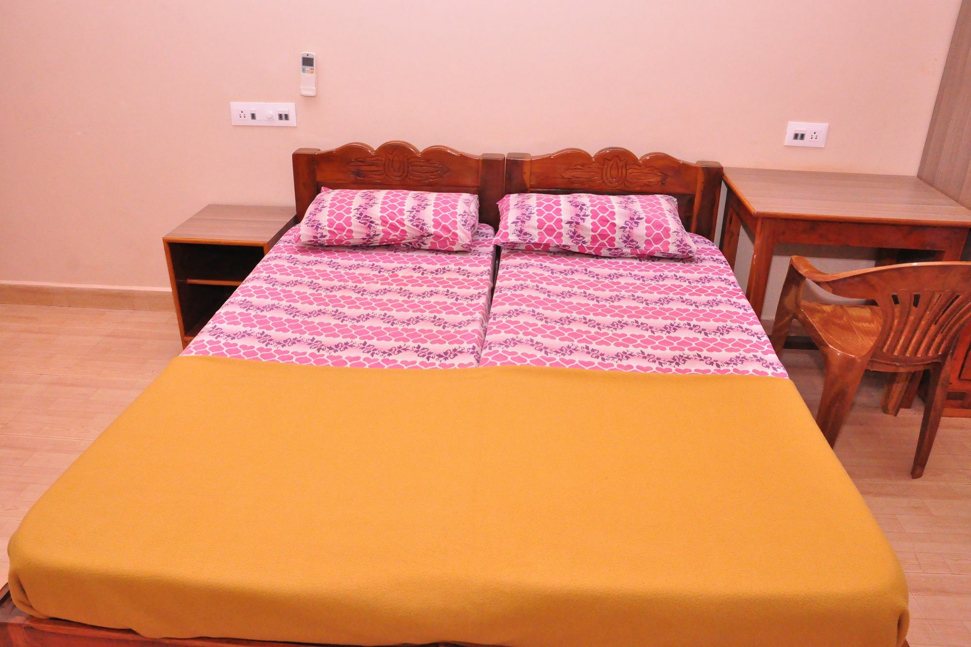 Anjuna Blue Resort Экстерьер фото